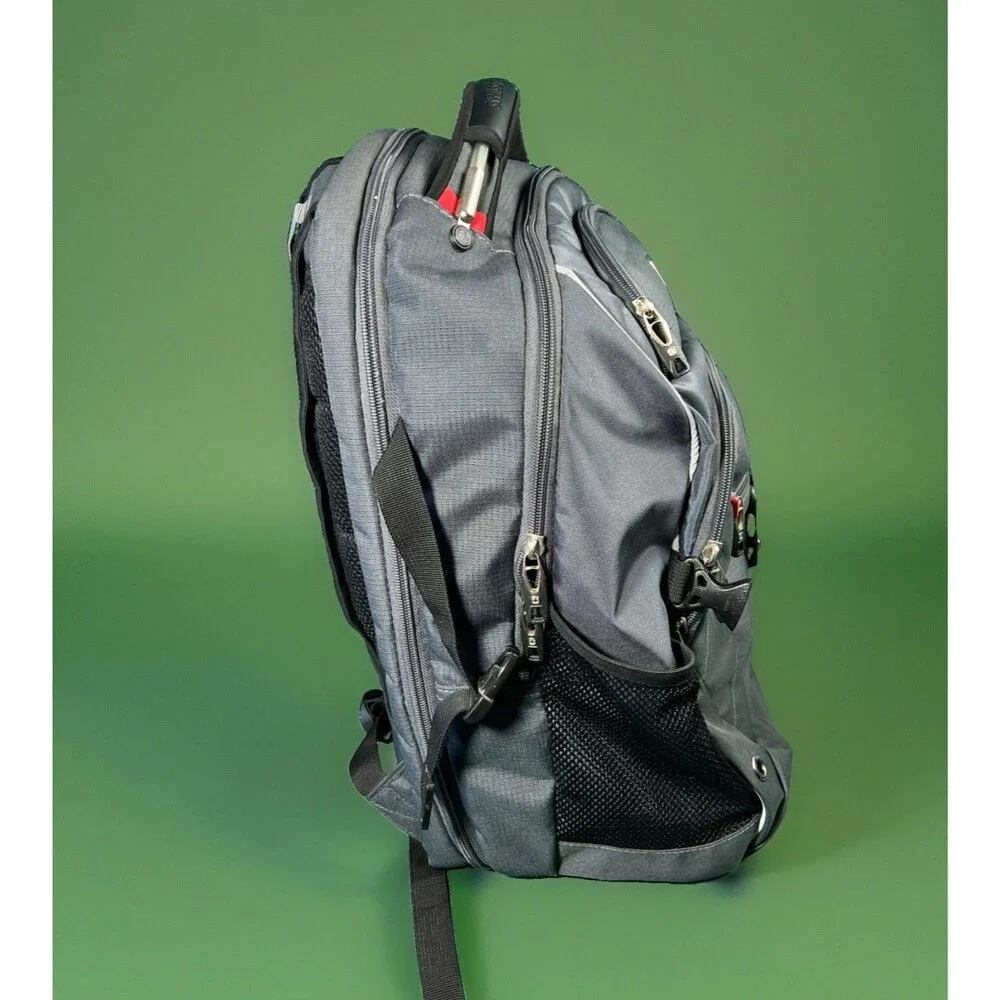 Swiss Gear Back Pack Swiss Army Scan-Smart with AirFlow Tech Back Pack Gray